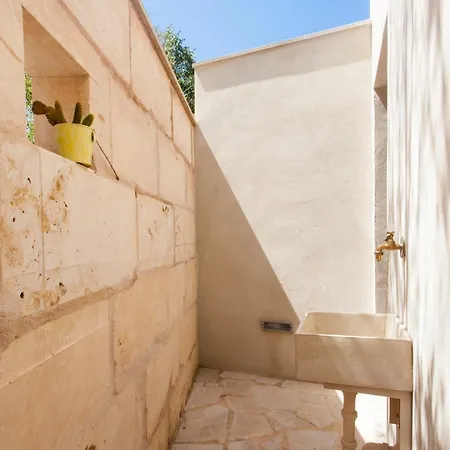 Idayvuelta & With Private Pool Guest house *
