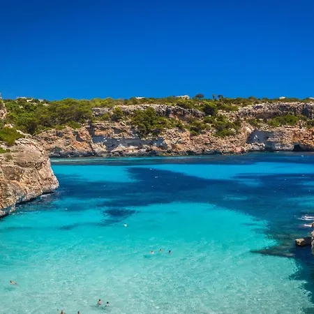 Idayvuelta & With Private Pool Guest house