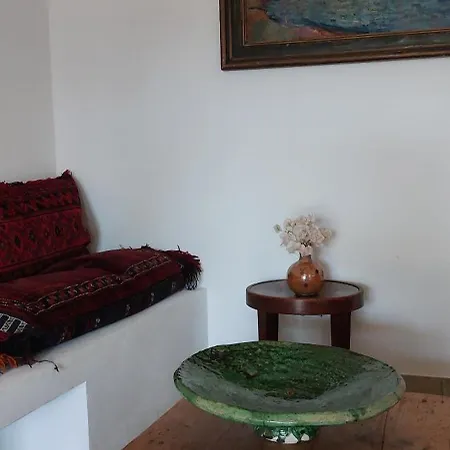 Idayvuelta & With Private Pool Guest house *